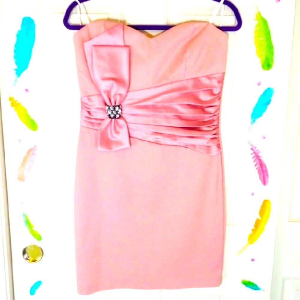 Elegant ❤️Pink ❤️Strapless ❤️❤️ short ❤️ Dress with Bow Sparkly Detail ❤️❤️❤️